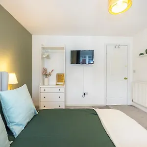 The Hub Apartment